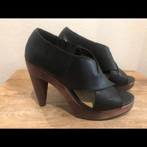 N.Y.L.A. Poin Black size 9.5